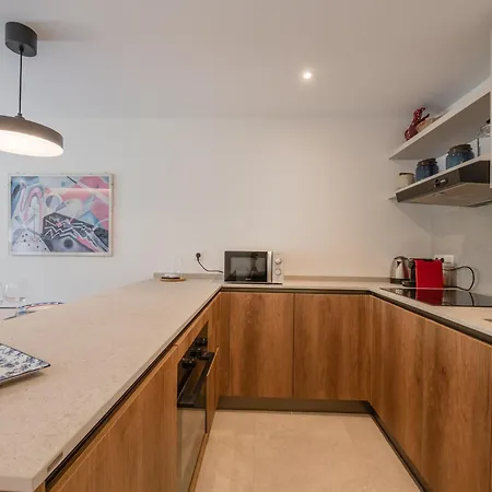 Apartment Moderne Avec Terrasse Et Jardin Privatif A - Parking Inclus - Fr-1-343-267
